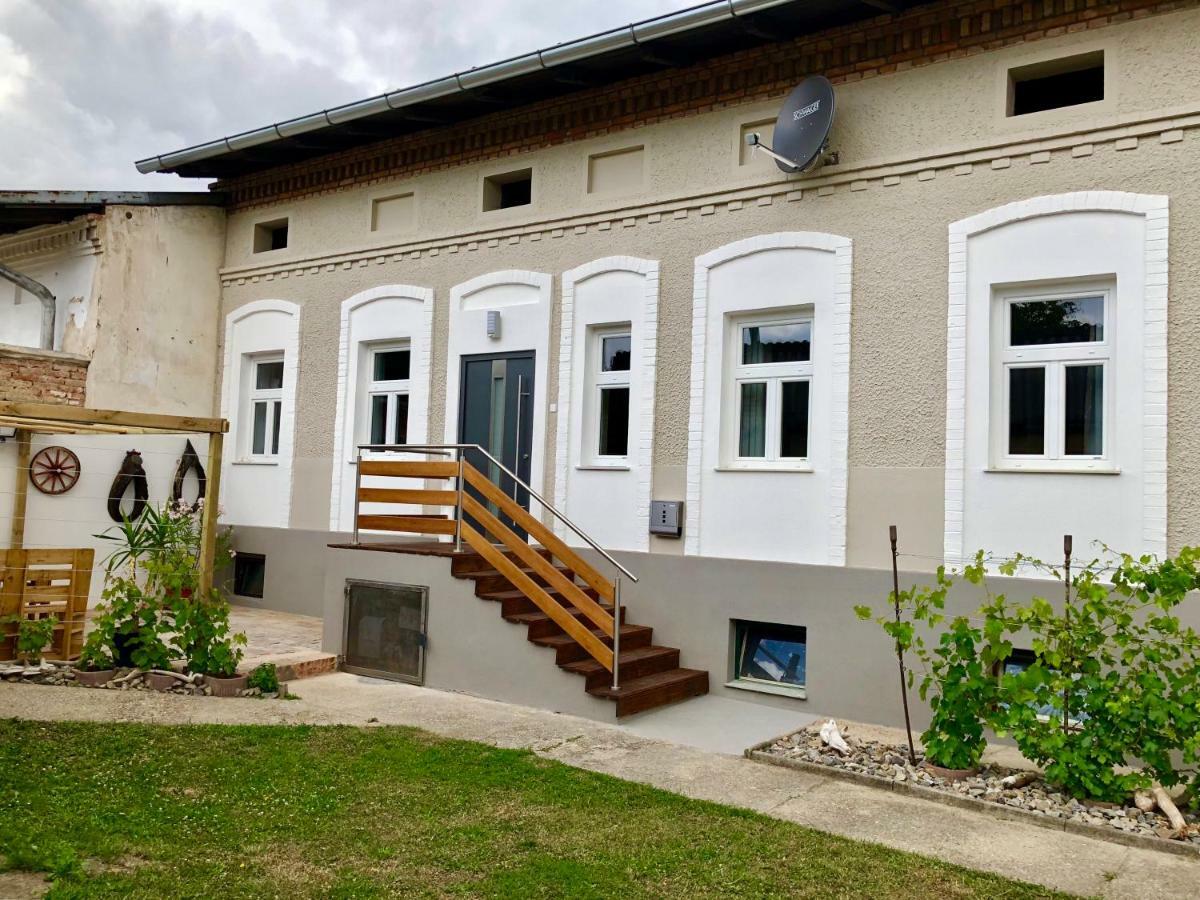 דירות לה אן דר טהיאה Riesling House Laa מראה חיצוני תמונה